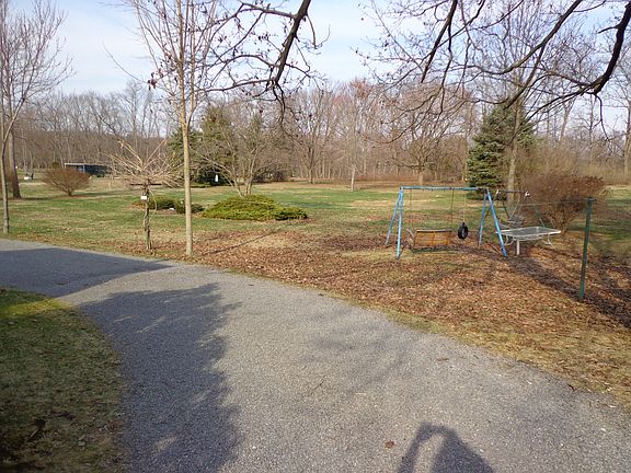 Half circle driveway