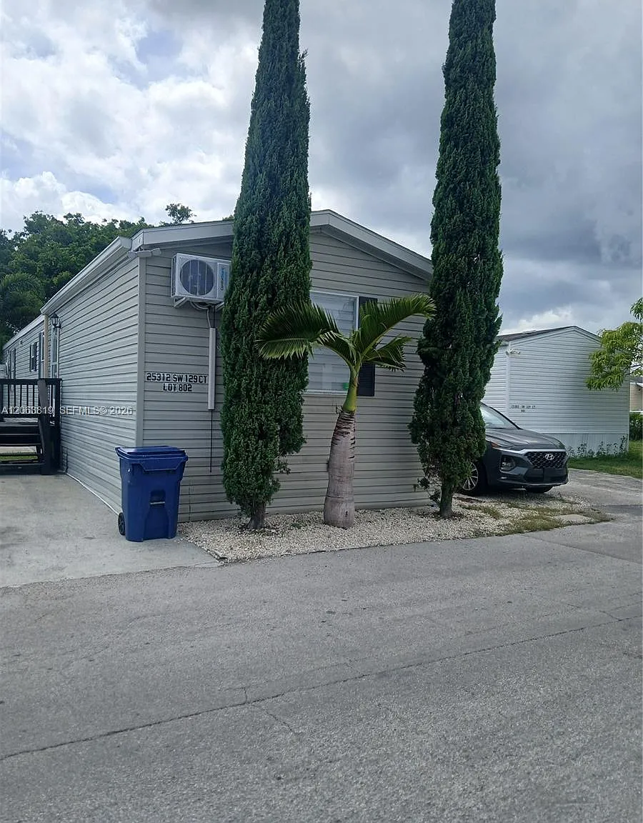 2 bed, 1.0 bath, 800 sqft, $2,000 — Photo 2