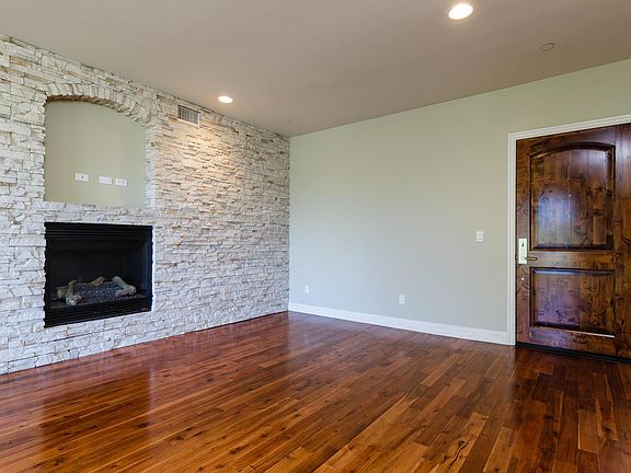 2nd image of 4550 Coldwater Canyon Ave #305
