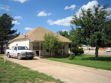 2nd image of 200 4th St
