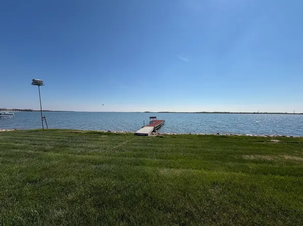 7042 436th Ave, Webster, SD 57274