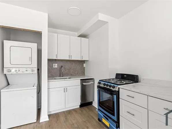 4035 Green St, Philadelphia, PA