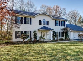 15 Oneida Trl, Wayne, NJ 07470