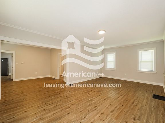 1312592_004_living_room_5.jpg