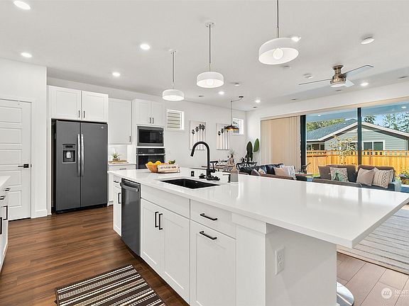 5th image of 15513 174th Avenue Ct E