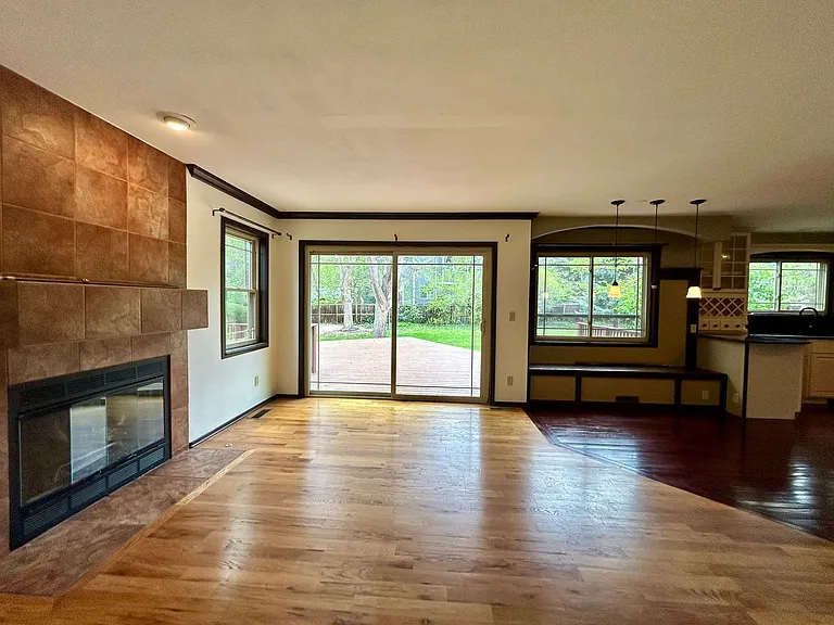4197 Amber St — Photo 28