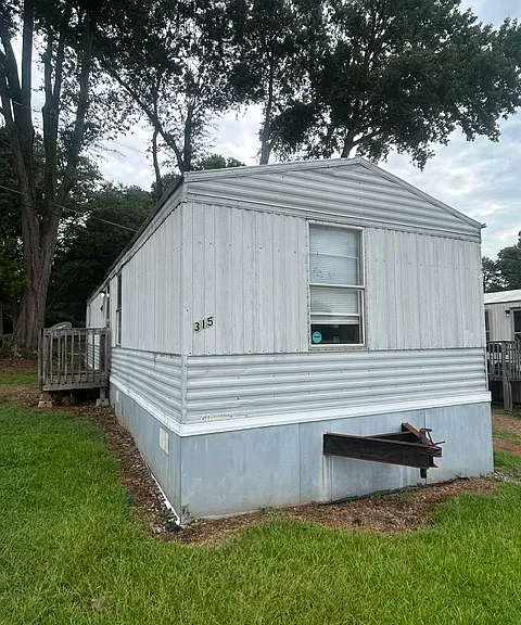 315 Judith Ln — Photo 1