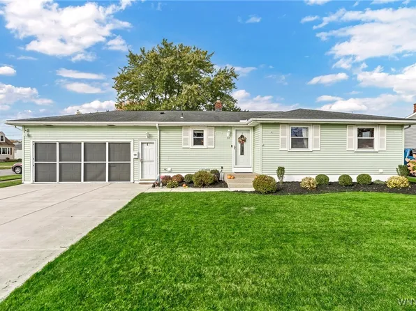 34 Patton Ln, Buffalo, NY 14225