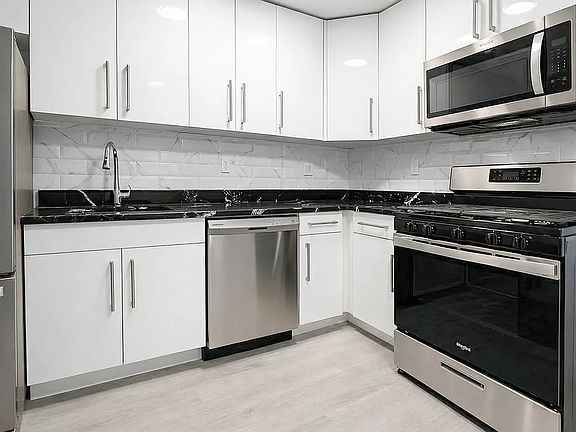 3rd image of 142 Huron St #4E