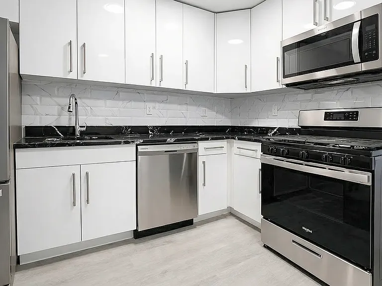 142 Huron St #4E — Photo 3