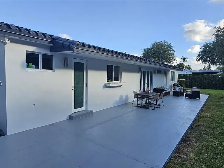 10900 SW 107th Ave — Photo 21
