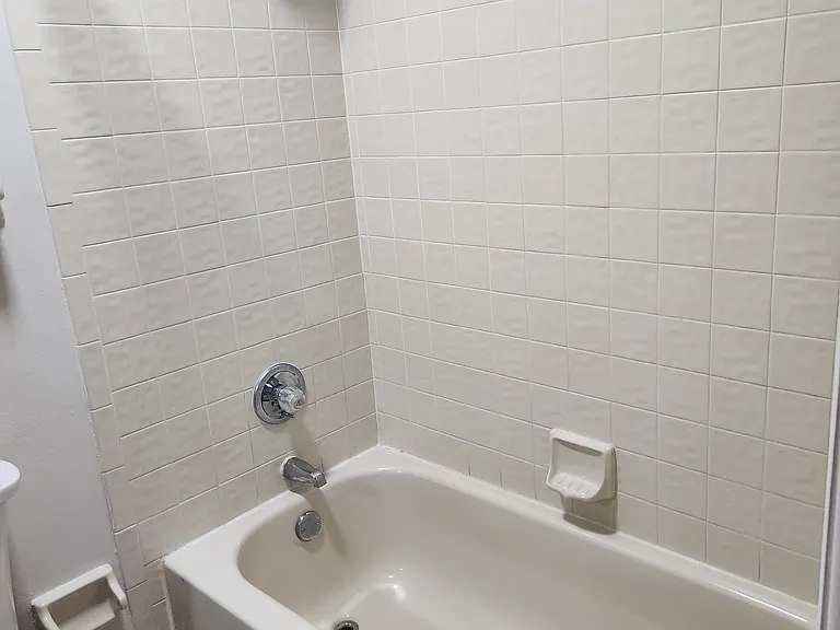 9712 Saratoga Park Ct — Photo 32