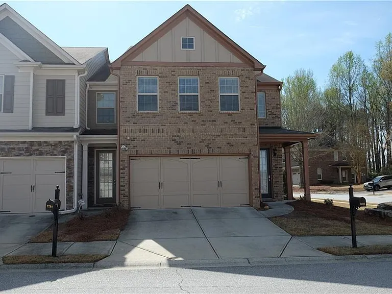 2281 Attewood Dr — Photo 1