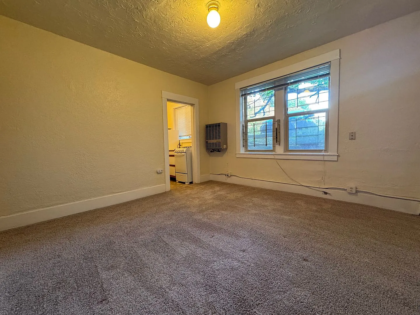 Regis Apartments — Photo 3