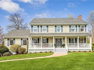 18 Summer View Dr, Monroe, CT 06468