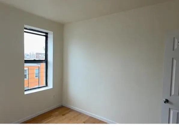 620 Crescent St APT 3B, Brooklyn, NY 11208