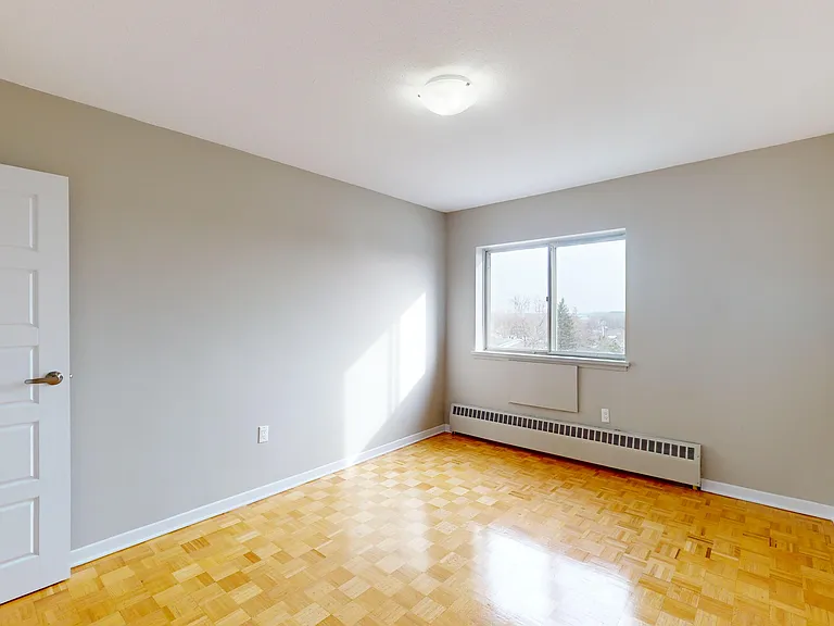 810 Canterbury Ave — Photo 21
