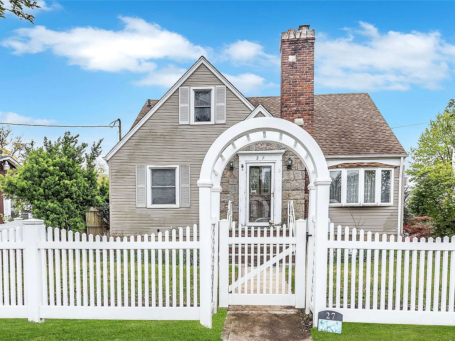 27 Hampton Pl, Freeport, NY 11520 Zillow