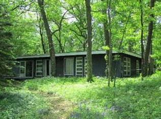 28W061 Marion St, Winfield, IL 60190