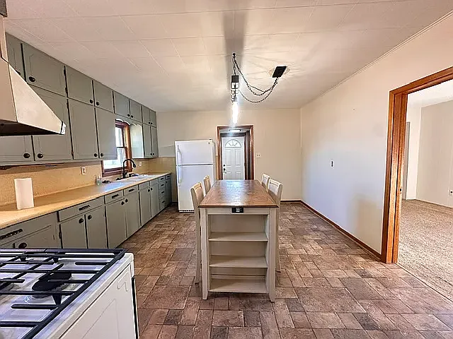 2 bed, 1100 sqft, $950 — Photo 4