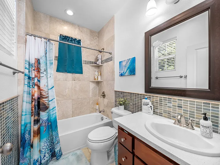 Upstairs Hallbath