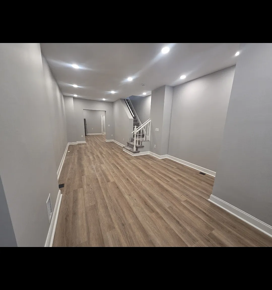 3 bed, 1.5 bath, 1260 sqft, $2,400 — Photo 2