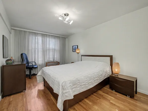 1577 East 17th Street image 6 of 15