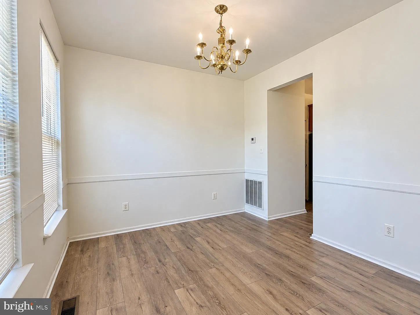 3 bed, 2.5 bath, 1600 sqft, $3,300 — Photo 2