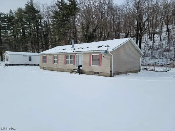 366 E Canal St, Newcomerstown, OH 43832