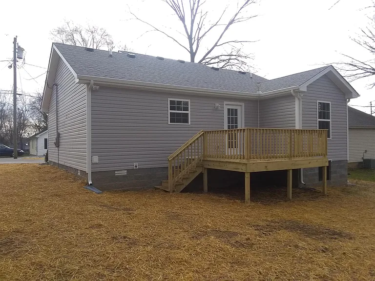 2043 Leota St — Photo 10