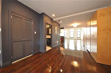 Rented by R New York