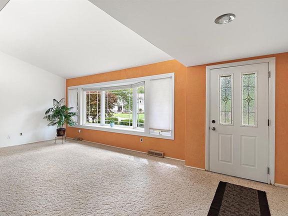5th image of 1306 Fawnvalley Dr