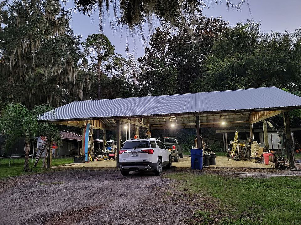 Pole barn