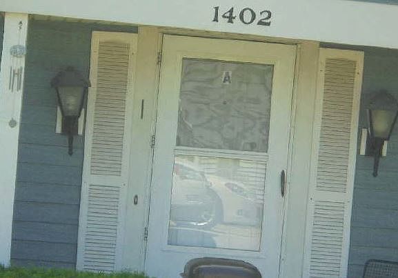 2nd image of 1402 S Glen Cir APT D