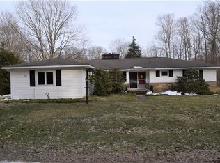 34100 Country View Ln, Solon, OH 44139