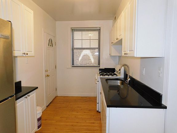 5th image of 927 Forest Ave #25-3W