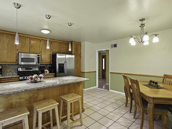 5th image of 2741 Mayfield Ave