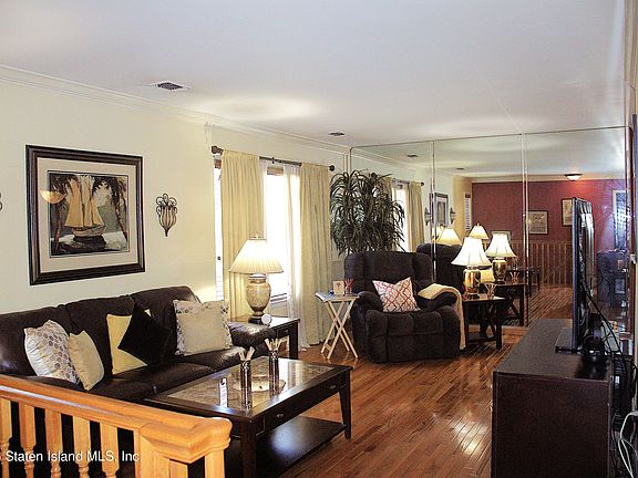 2nd image of 154 Gervil St