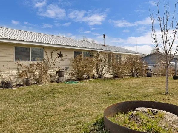 20676 Whittier Dr, Greenleaf, ID 83626