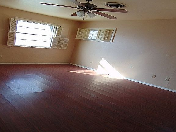 4th image of 2506 N Washington Ave