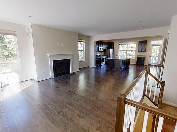 5th image of 255 Buckeye Cir