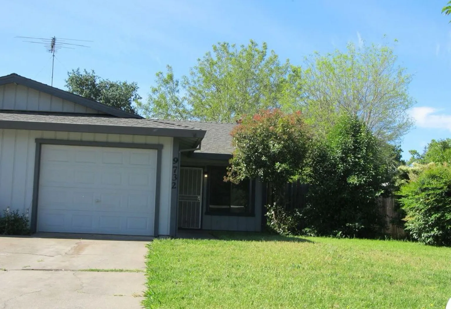 9732 Mars Way photo 1