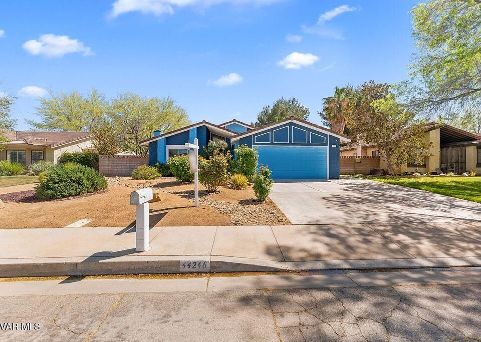 1st image of 44246 Ruthron Ave