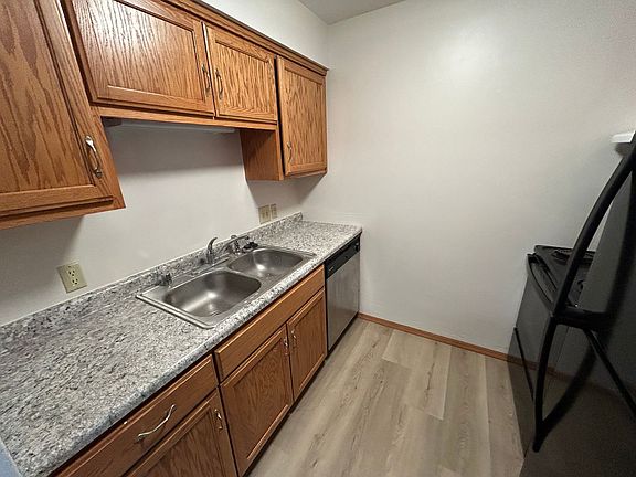 3rd image of 992 3rd St #111
