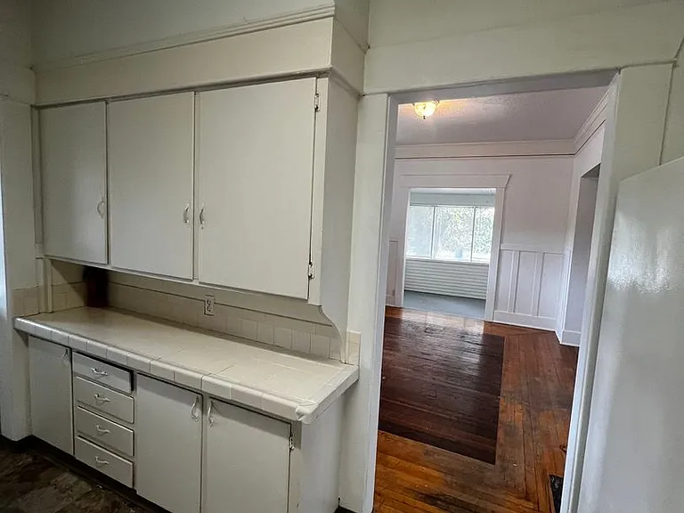 1108 Jackson St — Photo 13