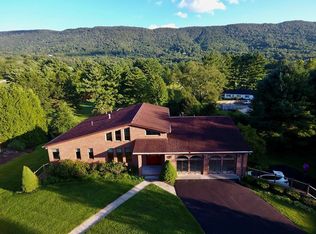 207 Windwood Dr, Bluefield, VA 24605