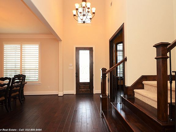 3rd image of 27523 Beauford Dr