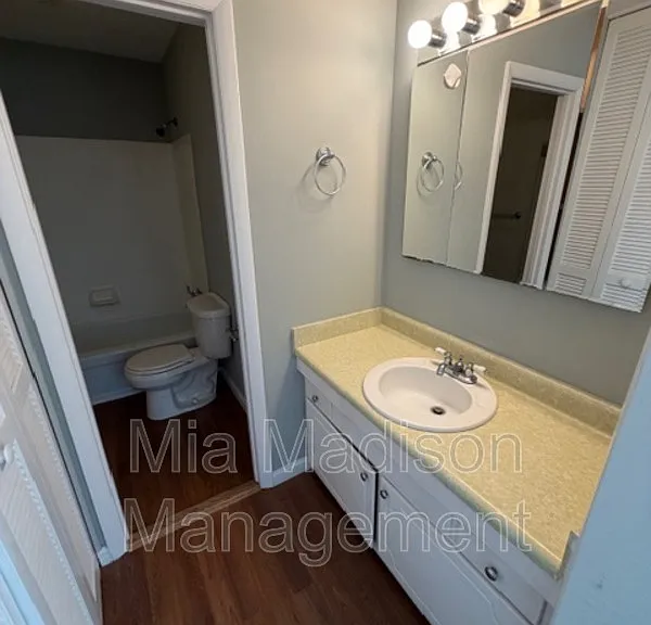 527 Tibet Ave #3 — Photo 12