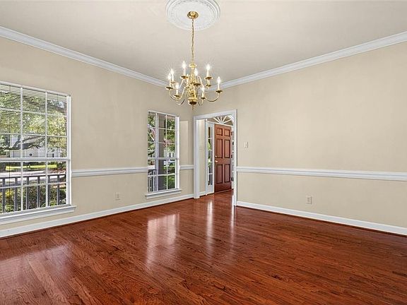5th image of 1116 Sutton Ct