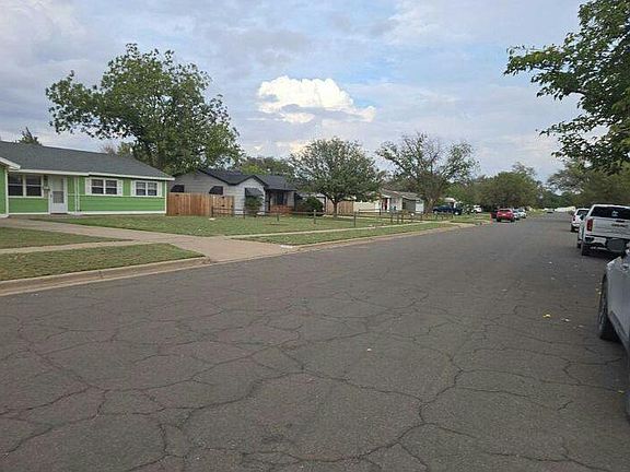 5th image of 4521 40th St